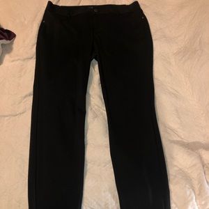 Womens Vera Wang skinny fit dress pants. Elastic waist for stretch. Size Large